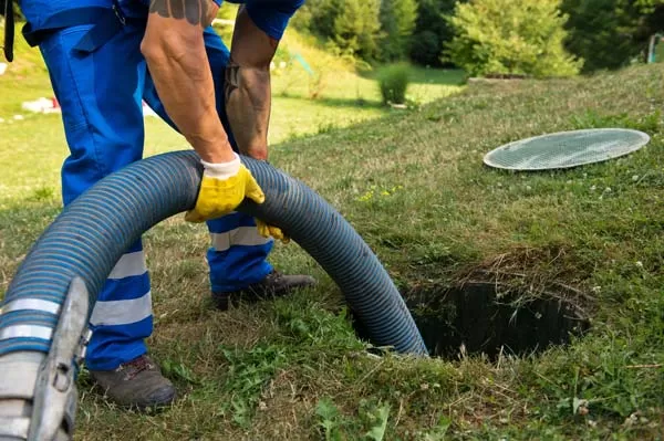 Vidange fosse septique et bac à graisse, à qui faire appel ?, Beynost, NOVEAX