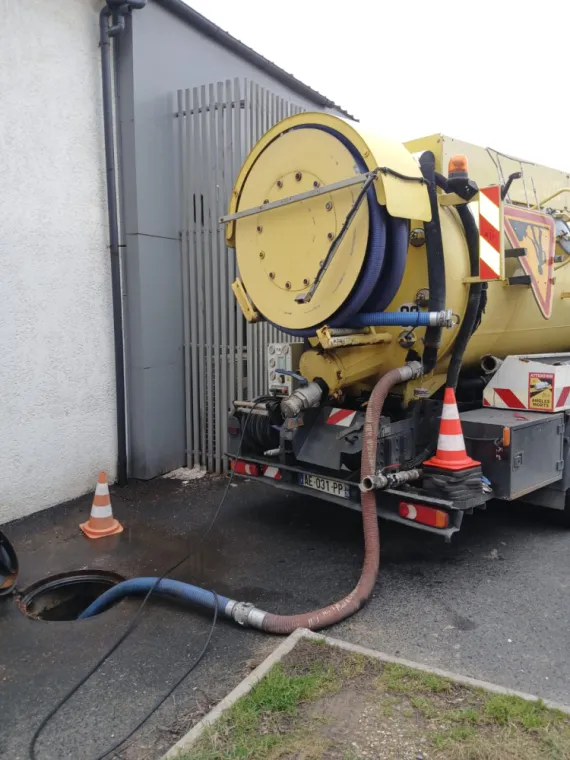 Vidange d'un bac à graisse à Oullins, Beynost, NOVEAX