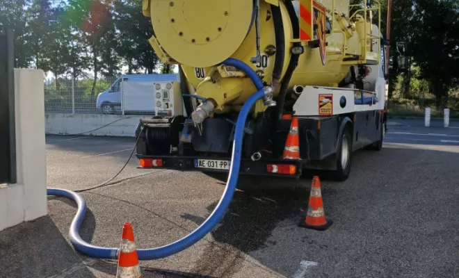 camion pompe vidange bac a graisse